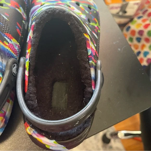 Crocs  men 4. Women. 6 - Picture 9 of 14